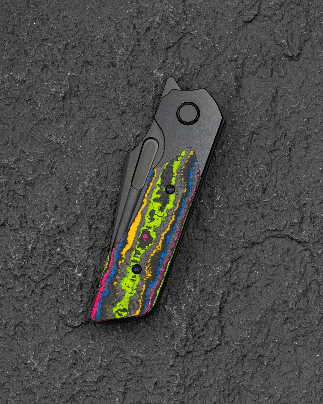 Bestech Dactyl BT2608F Magnacut Blade Titanium with Carbon Fiber Handle Bolster Frame Lock Folding Knife