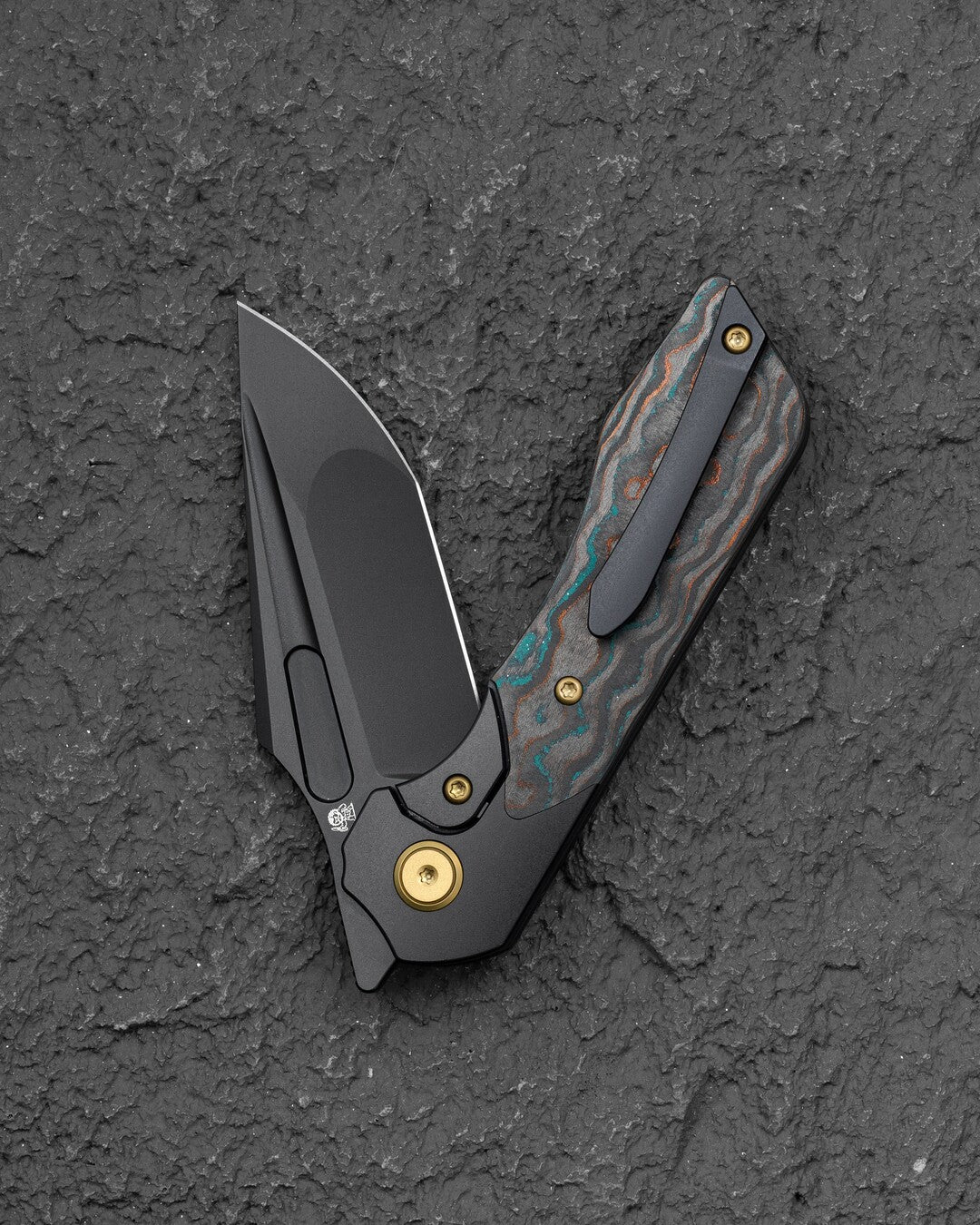Bestech Dactyl BT2608E Magnacut Blade Titanium with Carbon Fiber Handle Bolster Frame Lock Folding Knife