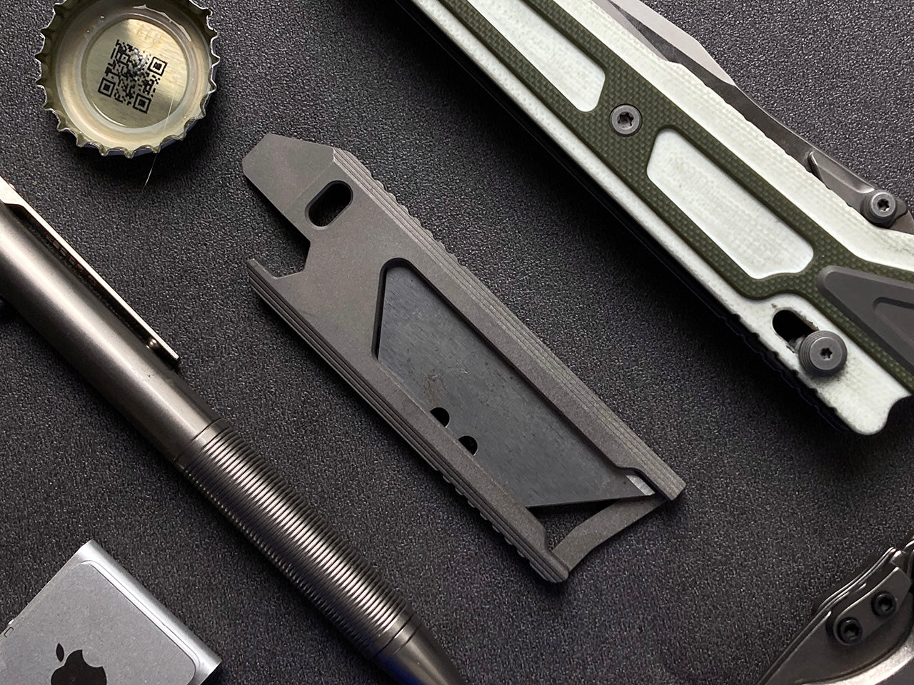 SnakeSword Honey Badger II Titanium Integrated Utility knife