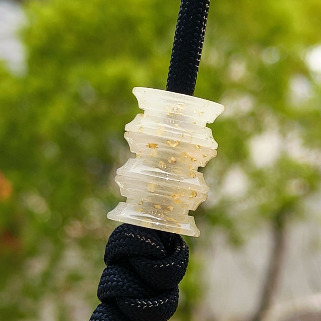 SnakeSword Luminous Resin Knife Bead Pendant Knives Lanyard bead 2 pcs