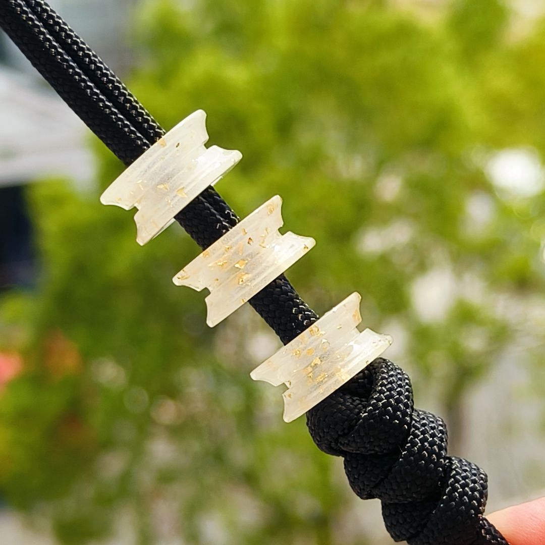 SnakeSword Luminous Resin Knife Bead Pendant Knives Lanyard bead 2 pcs