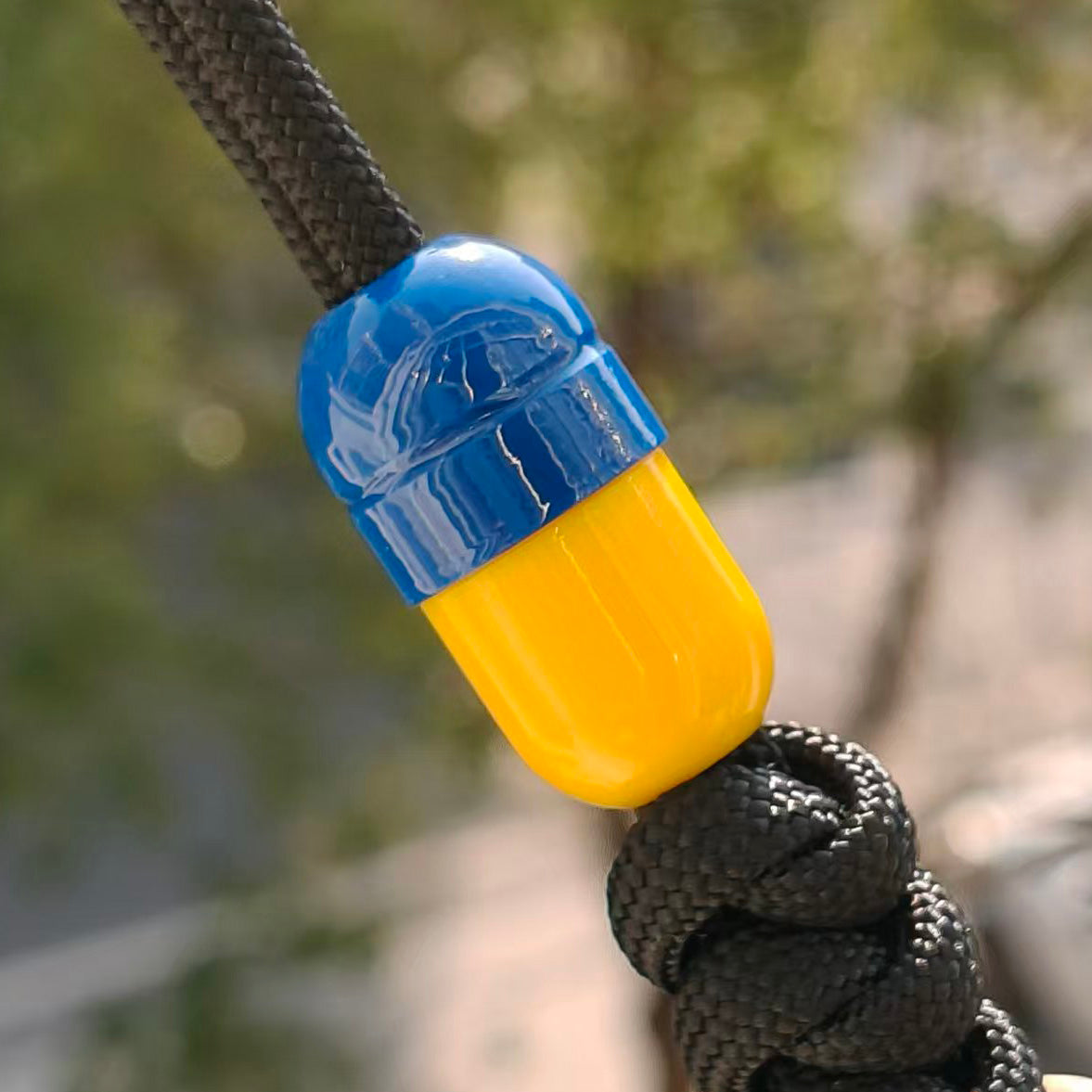 SnakeSword Capsule Resin Lanyard Beads Blue+Yellow Knife Lanyard Beads 3 PCS