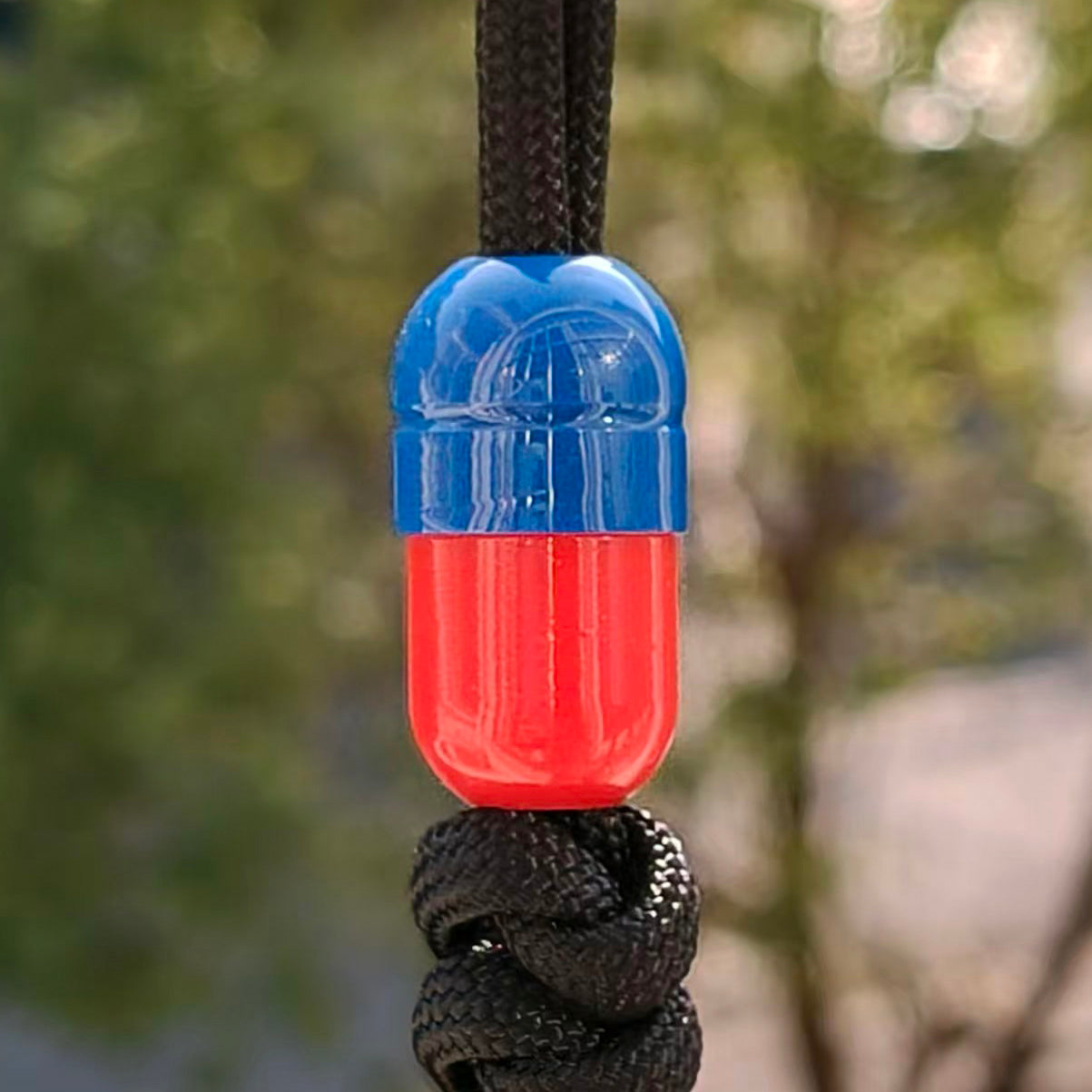 SnakeSword Capsule Resin Lanyard Beads Blue+Red Knife Lanyard Beads 3 PCS