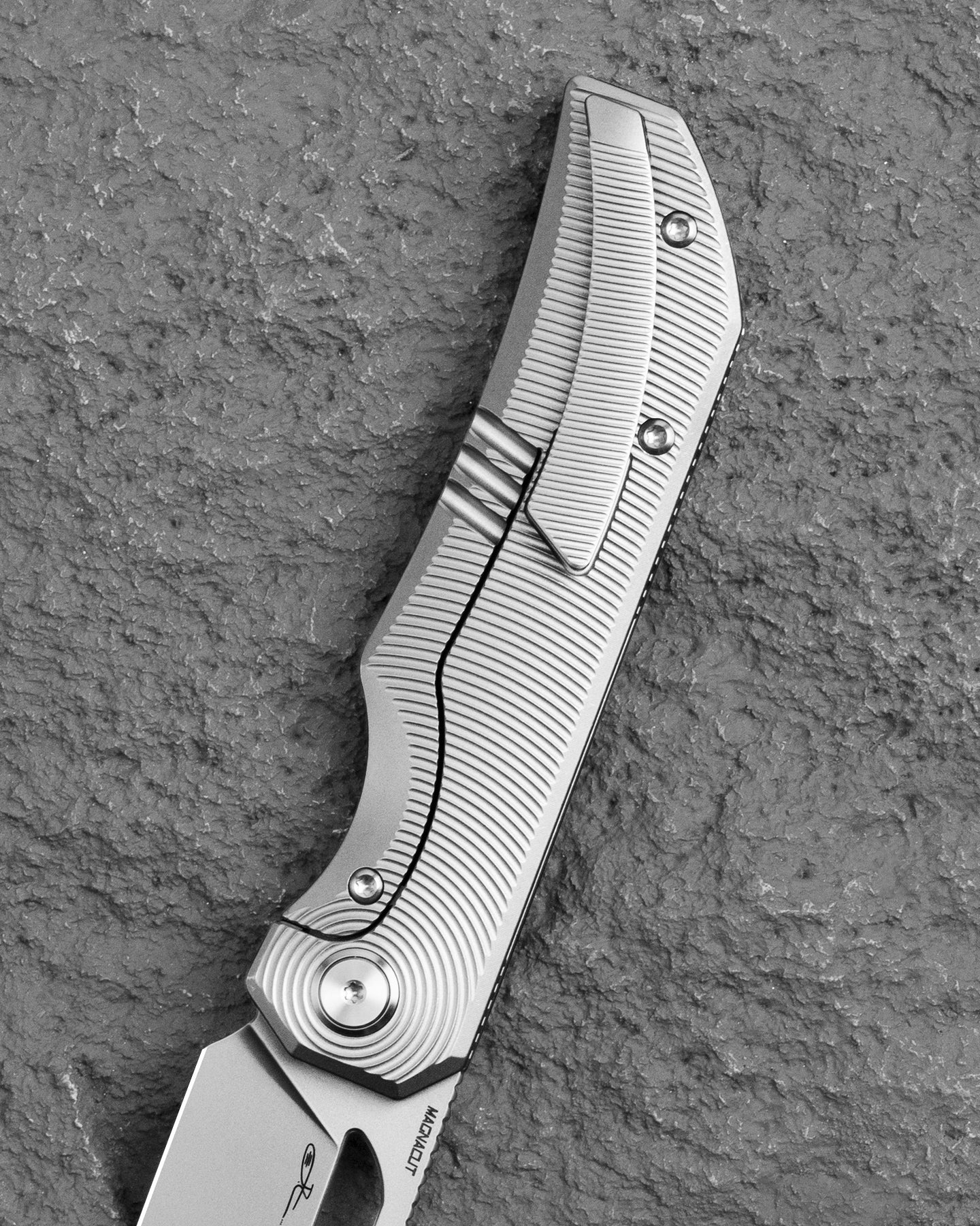 Bestech Taipan BT2503A MagnaCut Blade Titanium Handle Frame Lock Folding Knife