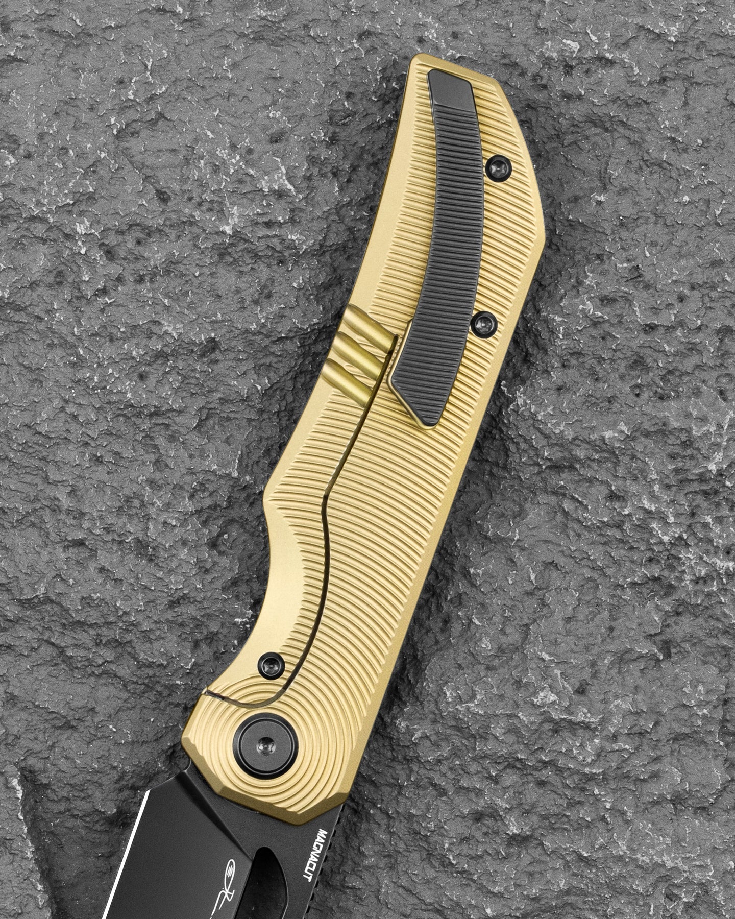 Bestech Taipan BT2503B MagnaCut Blade Titanium Handle Frame Lock Folding Knife