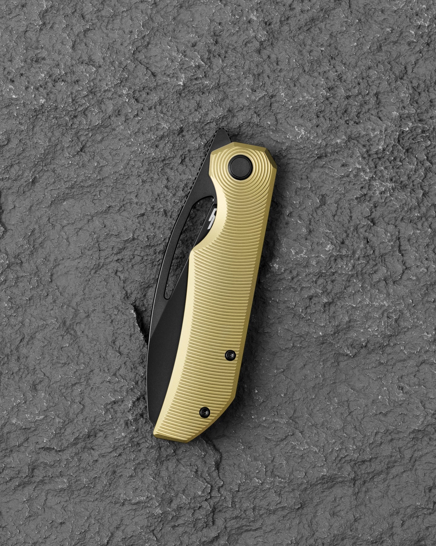 Bestech Taipan BT2503B MagnaCut Blade Titanium Handle Frame Lock Folding Knife