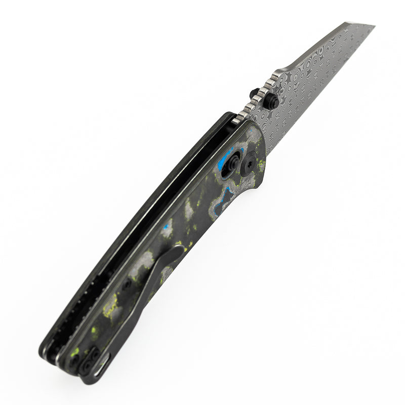 Navaja plegable Kansept Main Street K1015V5 con hoja de Damasco, mango de carbono Gecko Camo y bloqueo Crossbar