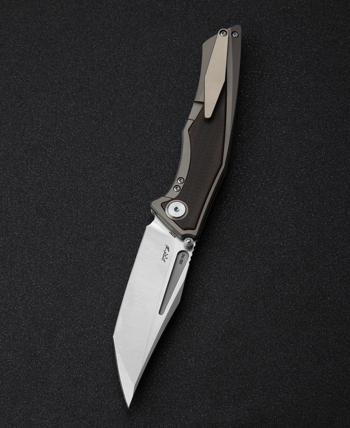 Bestech Togatta BT2102C M390 Blade Titanium+Carbon Fiber Inlay Handle Frame Lock Folding Knife