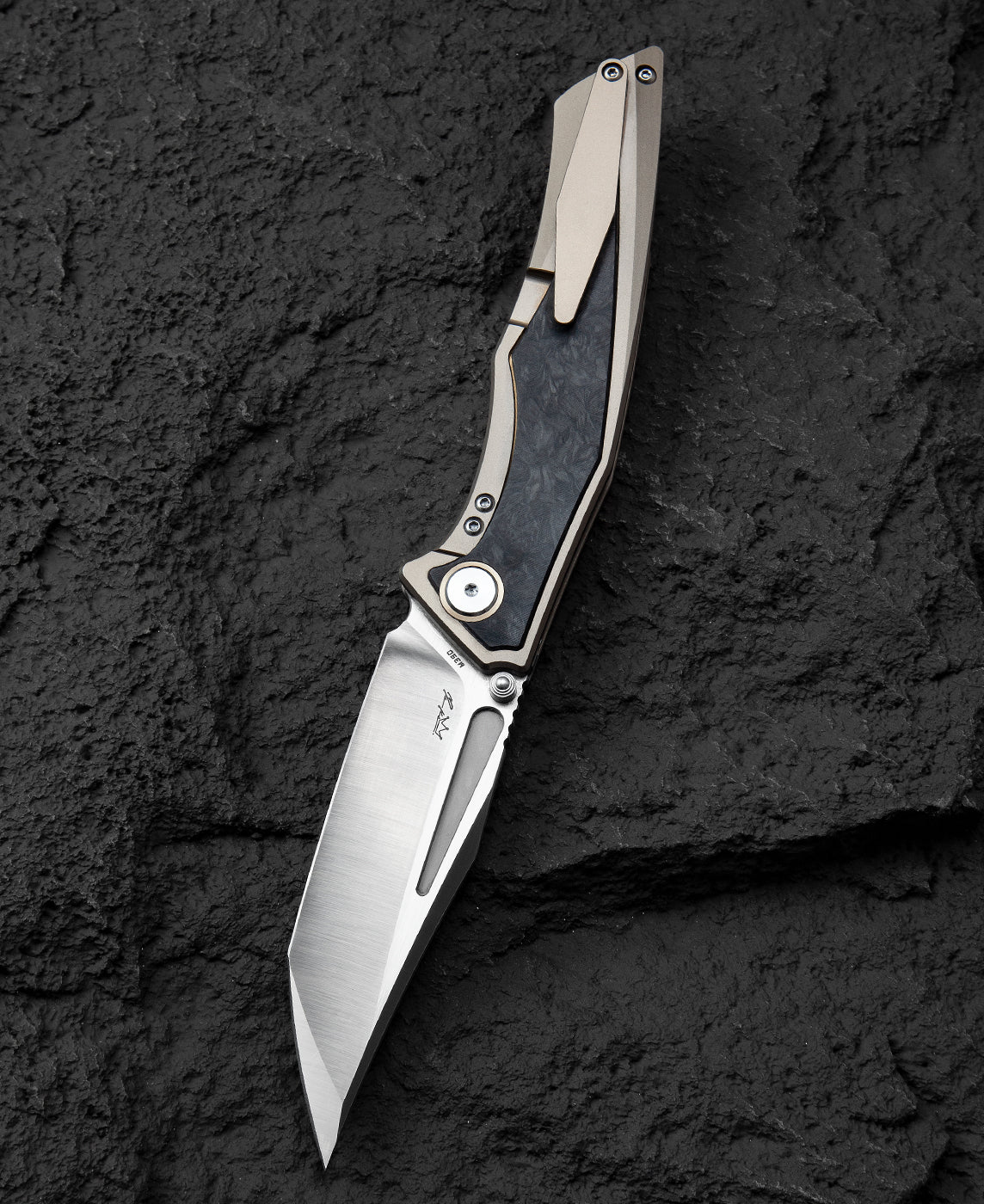 Bestech Togatta BT2102F M390 Blade Titanium+Carbon Fiber Inlay Handle Frame Lock Folding Knife