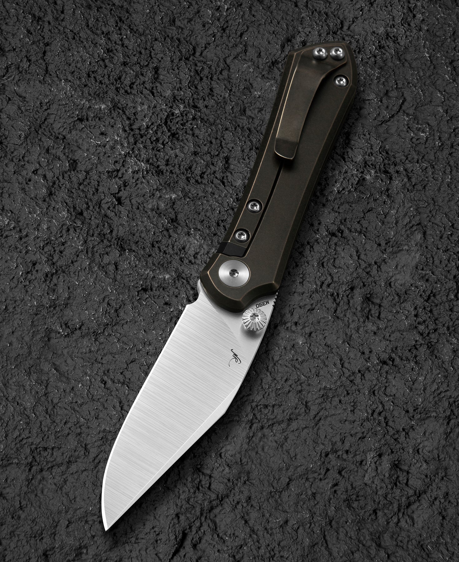 Bestech Icarus BT2302A M390 Blade Titanium Handle Frame Lock Folding Knife