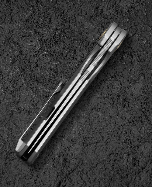 Bestech Sambac BT2402C MagnaCut Blade Titanium+Fat Carbon Fiber Handle Frame Lock Folding Knife