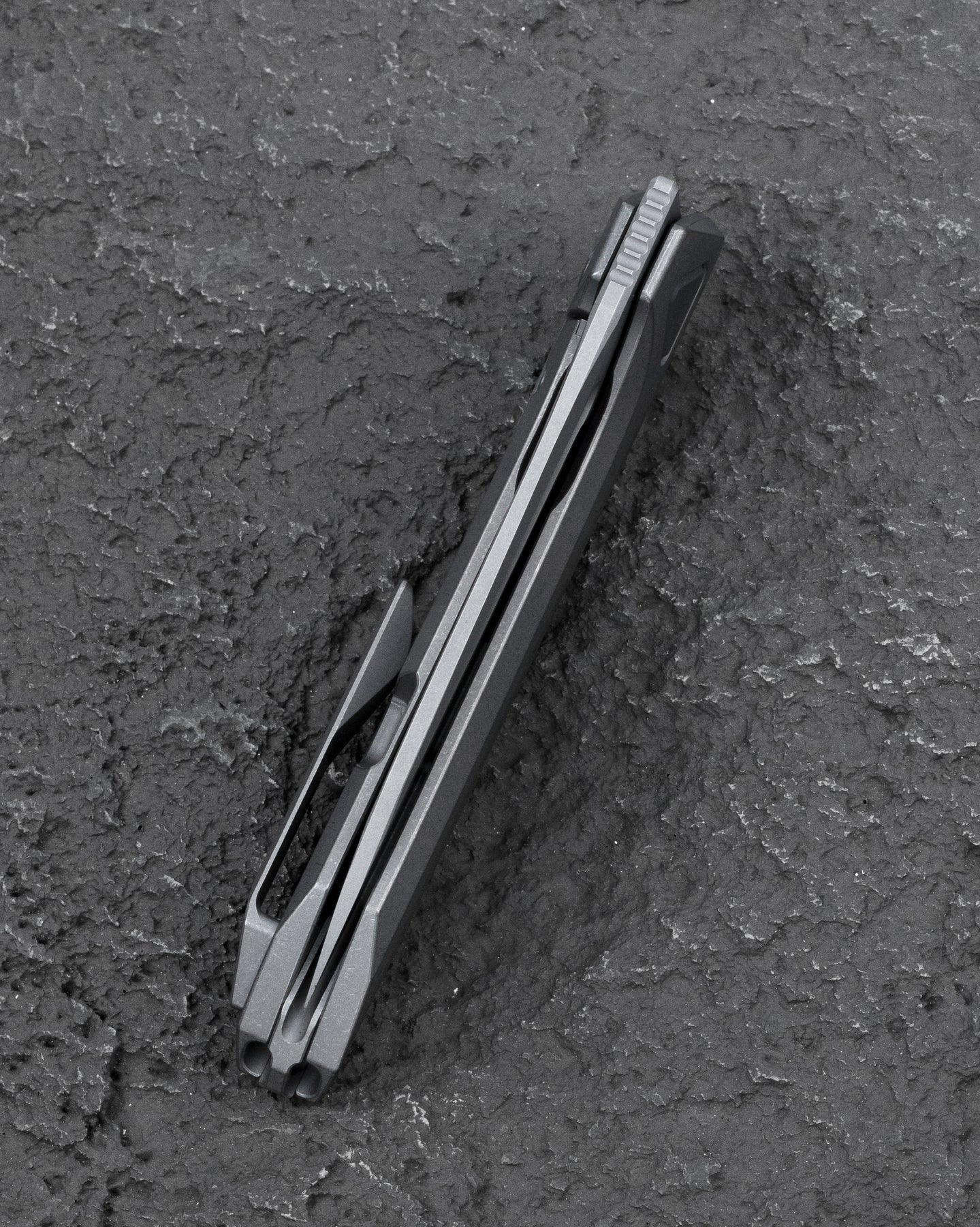 Bestech VK-NAVI BT2404B MagnaCut Blade Titanium Handle Frame Lock Folding Knife