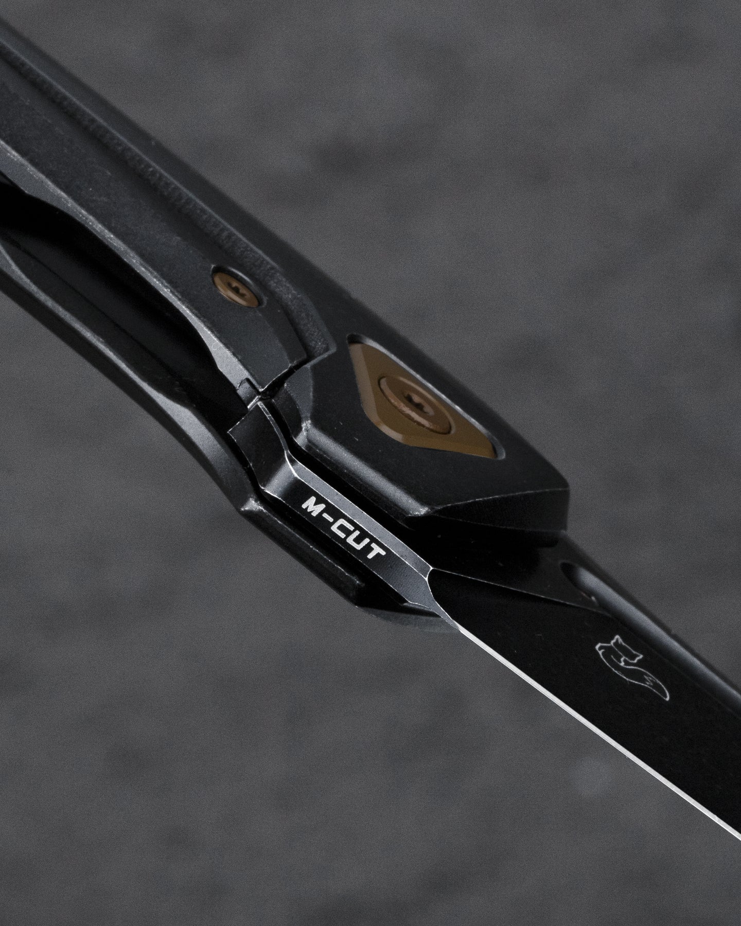 Bestech VK-NAVI BT2404E MagnaCut Blade Titanium Handle Frame Lock Folding Knife