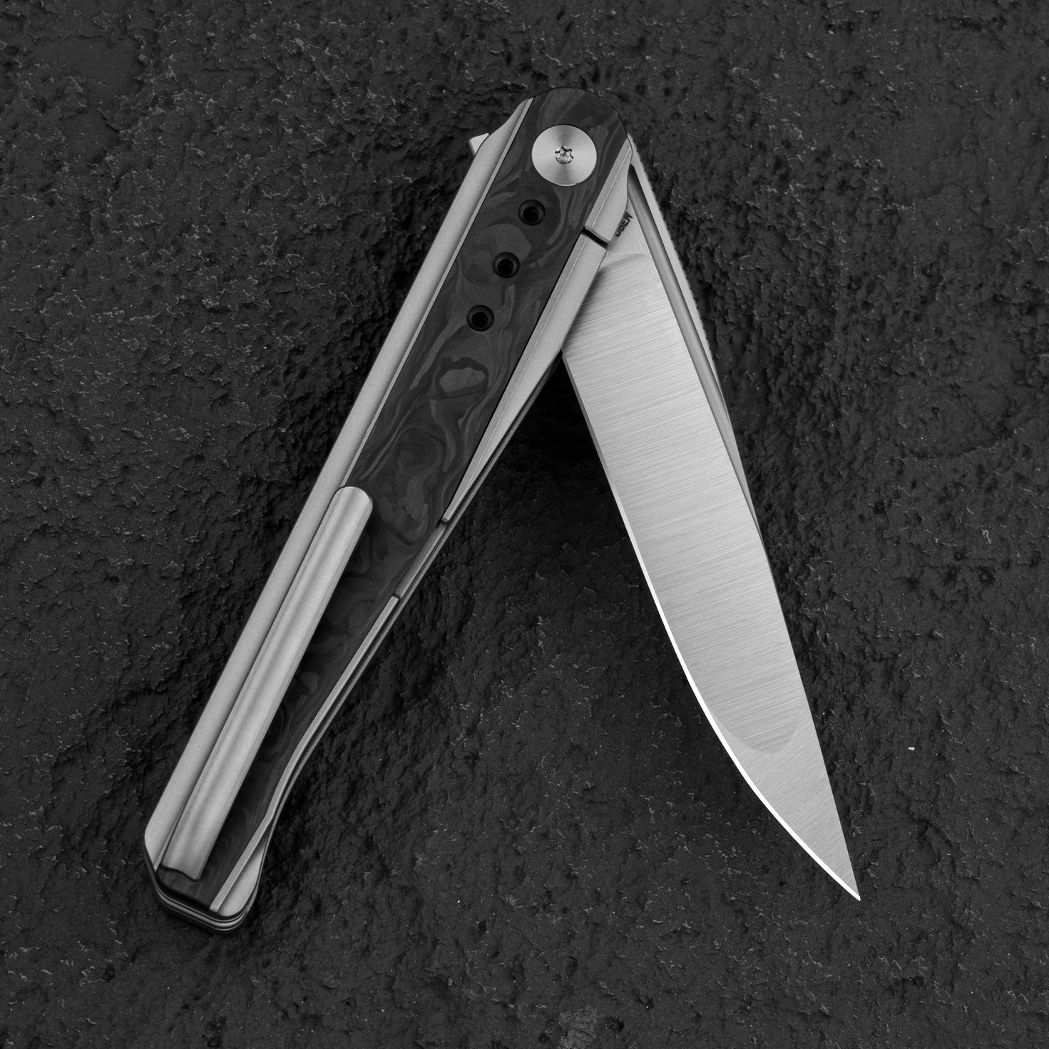 Bestech Knives Spear Phisher BT2405A M390 Blade Titanium+Marble Carbon Fiber Handle Edc Folding Knife