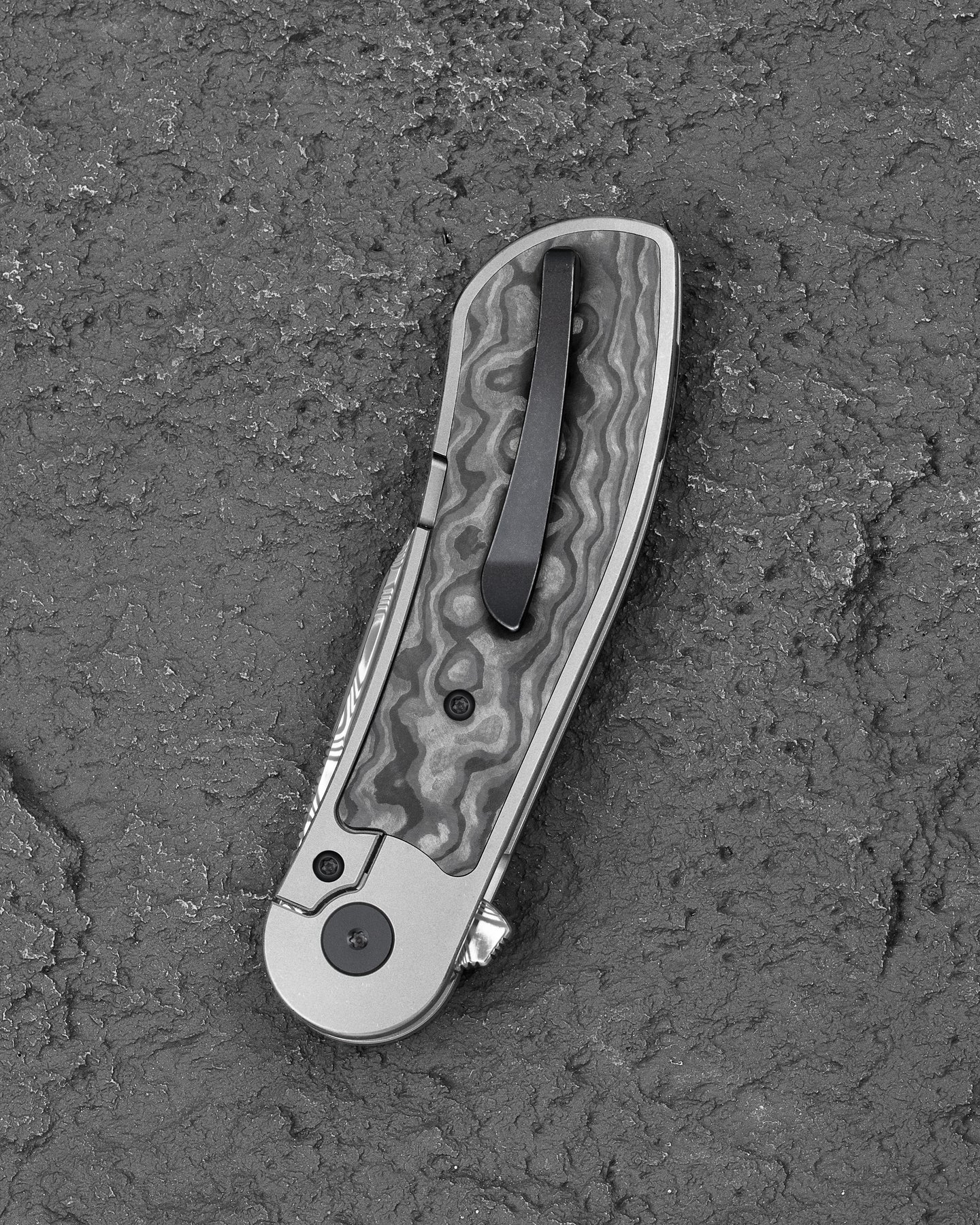 Bestech Vestige BT2411E Damascus Blade Titanium+Carbon Fiber Handle Frame Lock Folding Knife