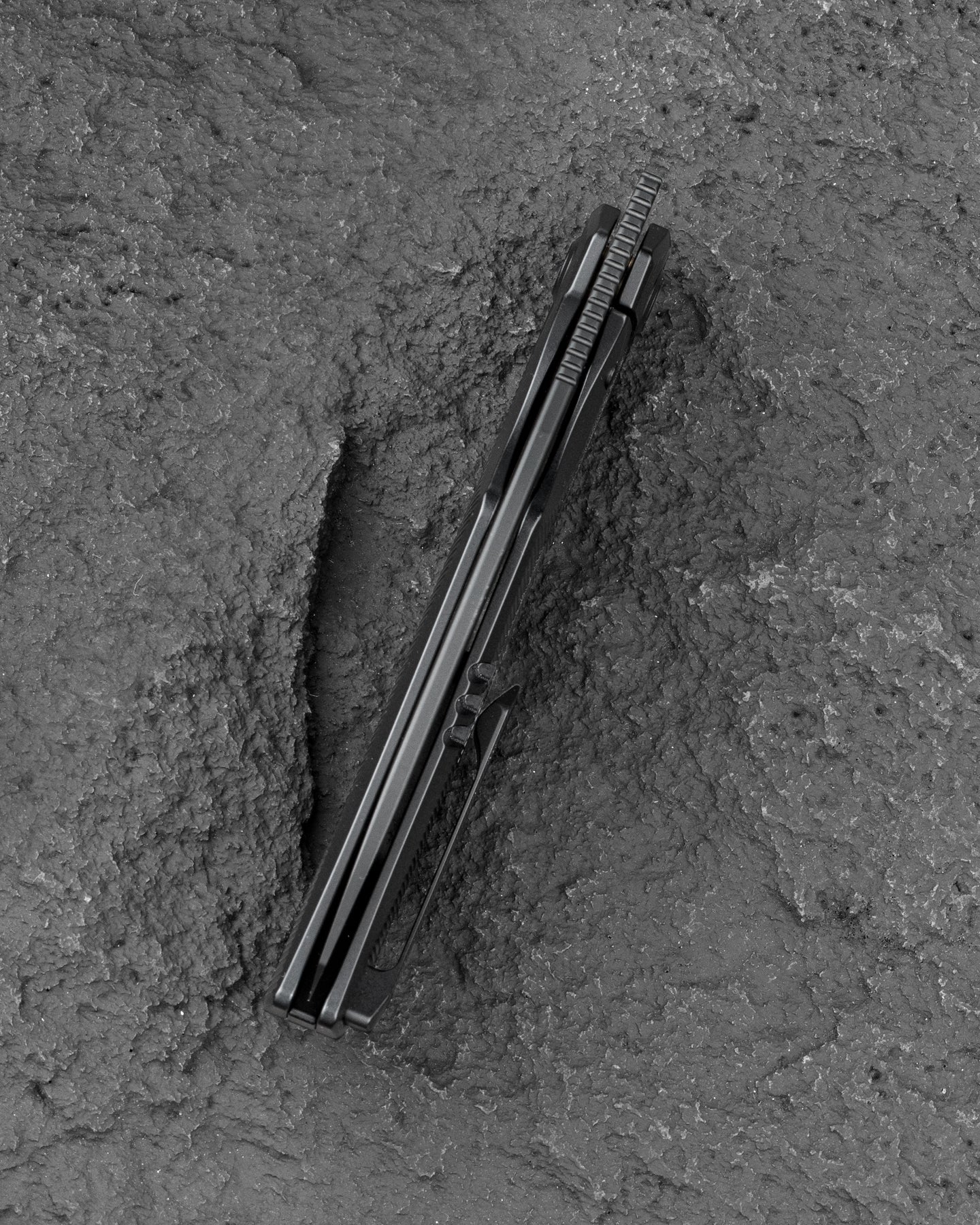 Bestech Taipan BT2503E-L (Left-Hand Version) Hollow Grinds MagnaCut Blade Titanium Handle Frame Lock Folding Knife