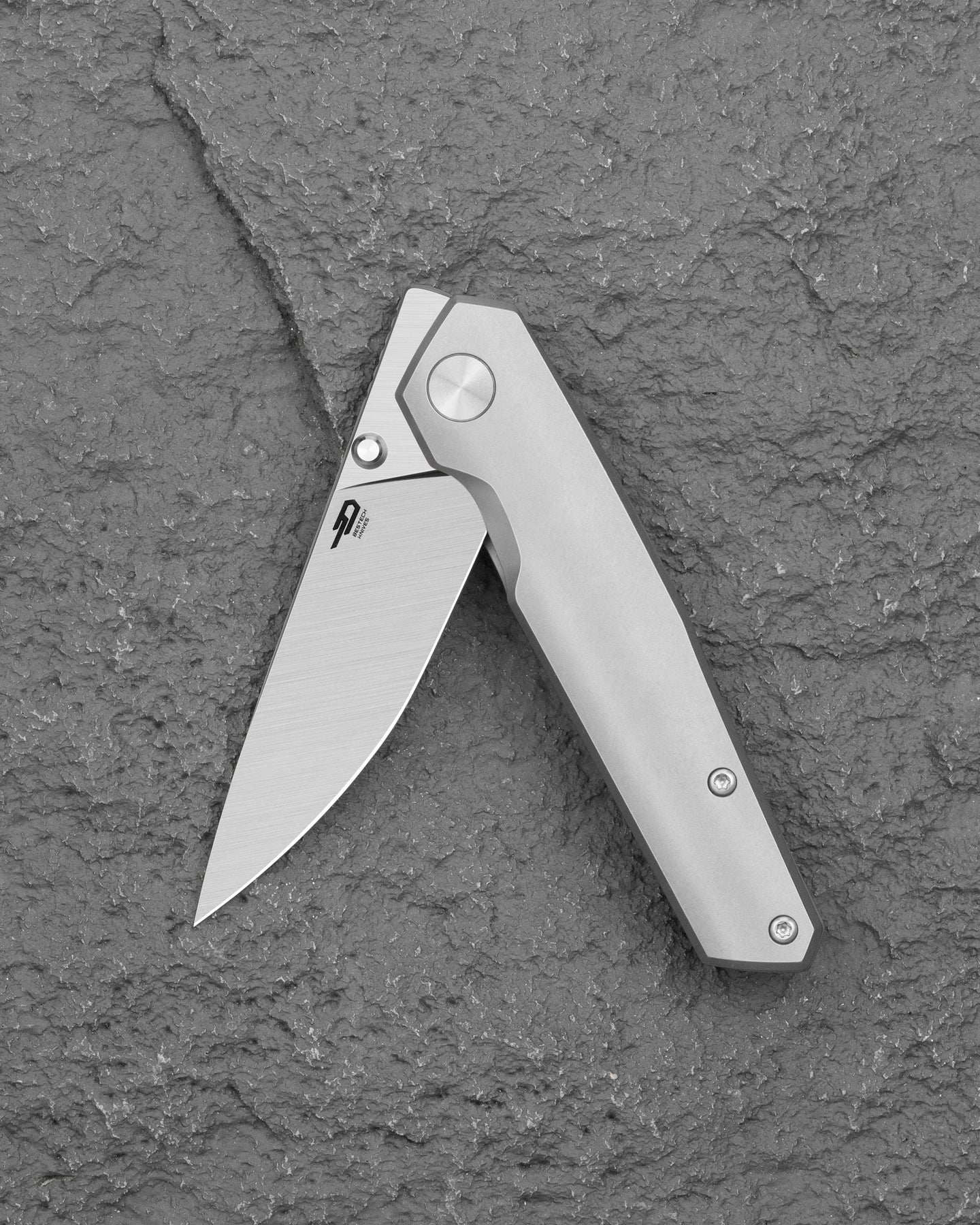 Bestech VK-KUZE BT2504A MagnaCut Blade Titanium Handle Frame Lock Folding Knife