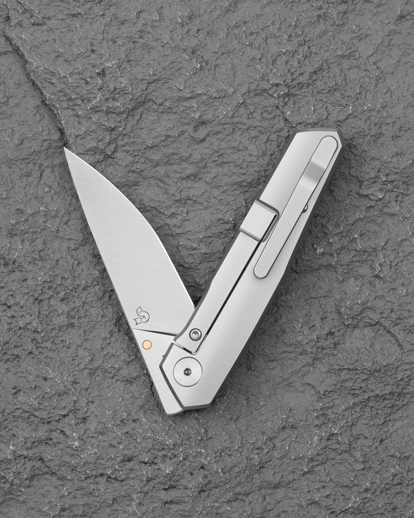 Bestech VK-KUZE BT2504A MagnaCut Blade Titanium Handle Frame Lock Folding Knife