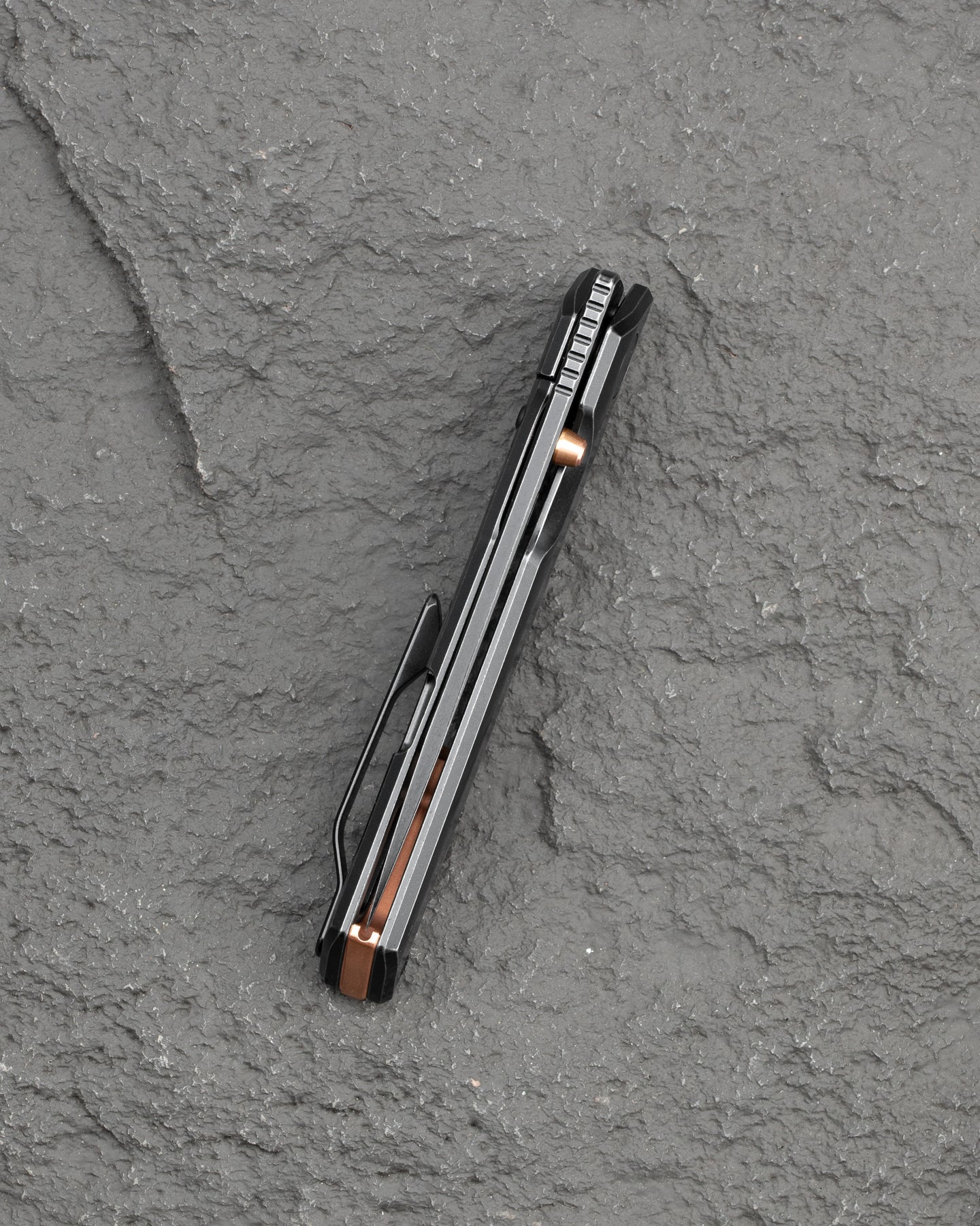 Bestech VK-KUZE BT2504C MagnaCut Blade Titanium Handle Frame Lock Folding Knife