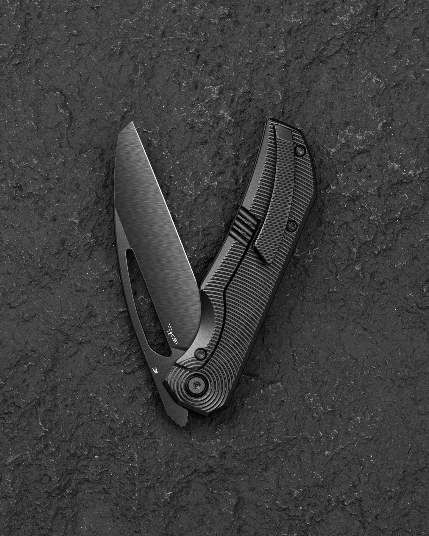 Bestech Mini Taipan BT2603E MagnaCut Blade Titanium Handle Frame Lock Folding Knife