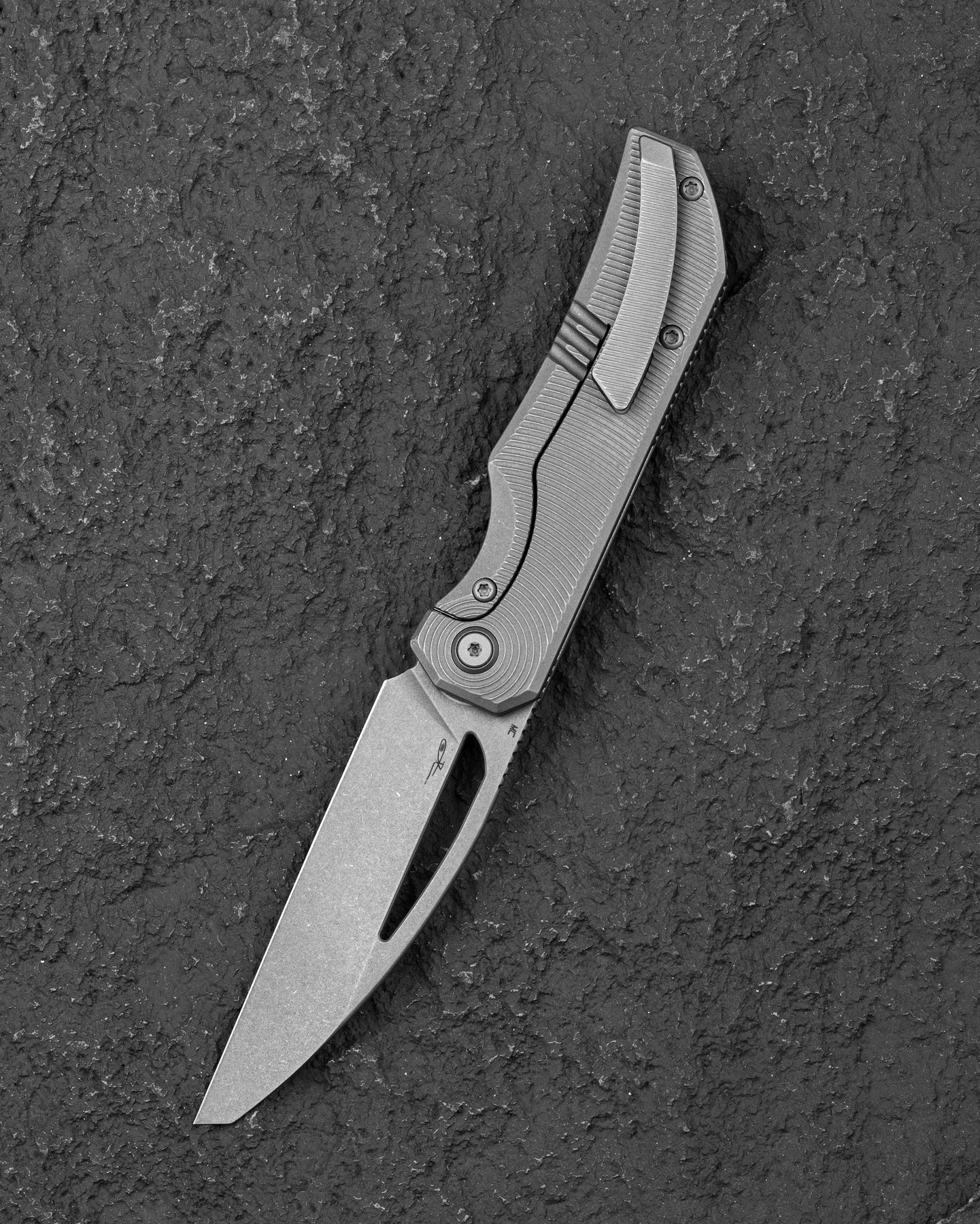 Navaja plegable Bestech Mini Taipan BT2603F con hoja MagnaCut y bloqueo de marco de titanio