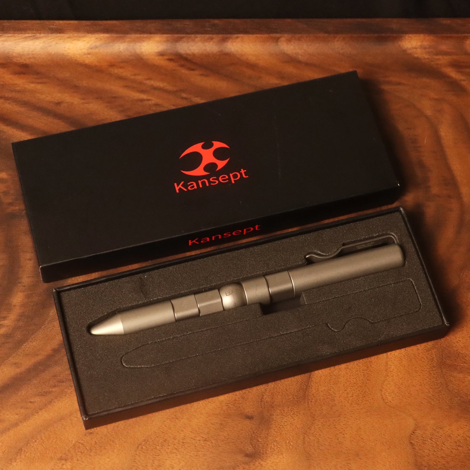 Kansept Titanium EDC Bolt-Action Pen G013P1– Rotable SHAPES with Beadblasted Titanium with Jackpot Vibes Pattern