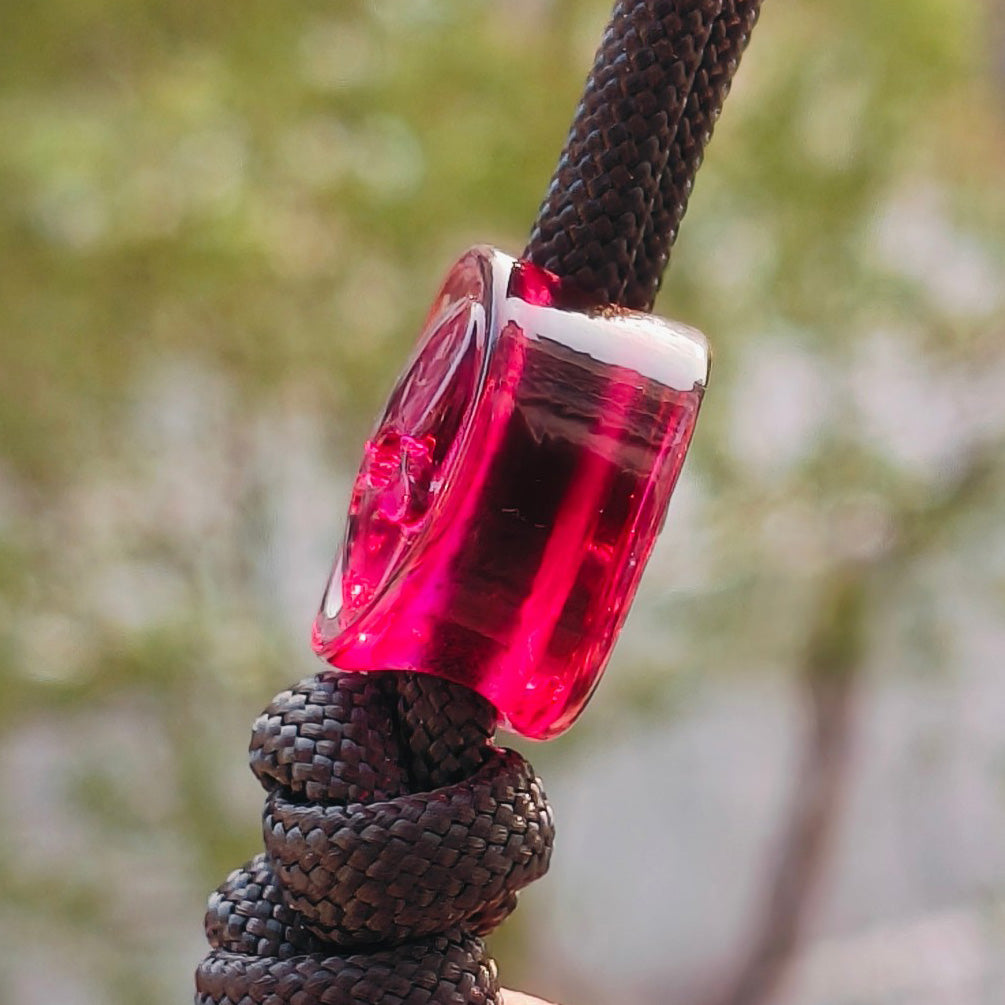 SnakeSword Resin Lanyard Beads Claret Color Resin Skull Knives EDC Beads 3 PCS