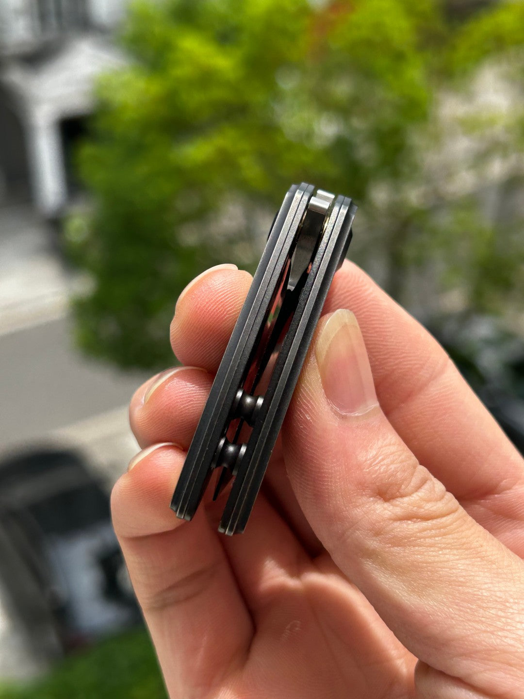 Kansept Mini Korvid K3030H1 Navaja Plegable con Bloqueo de Revestimiento, Hoja de Damasco y Mango de Titanio