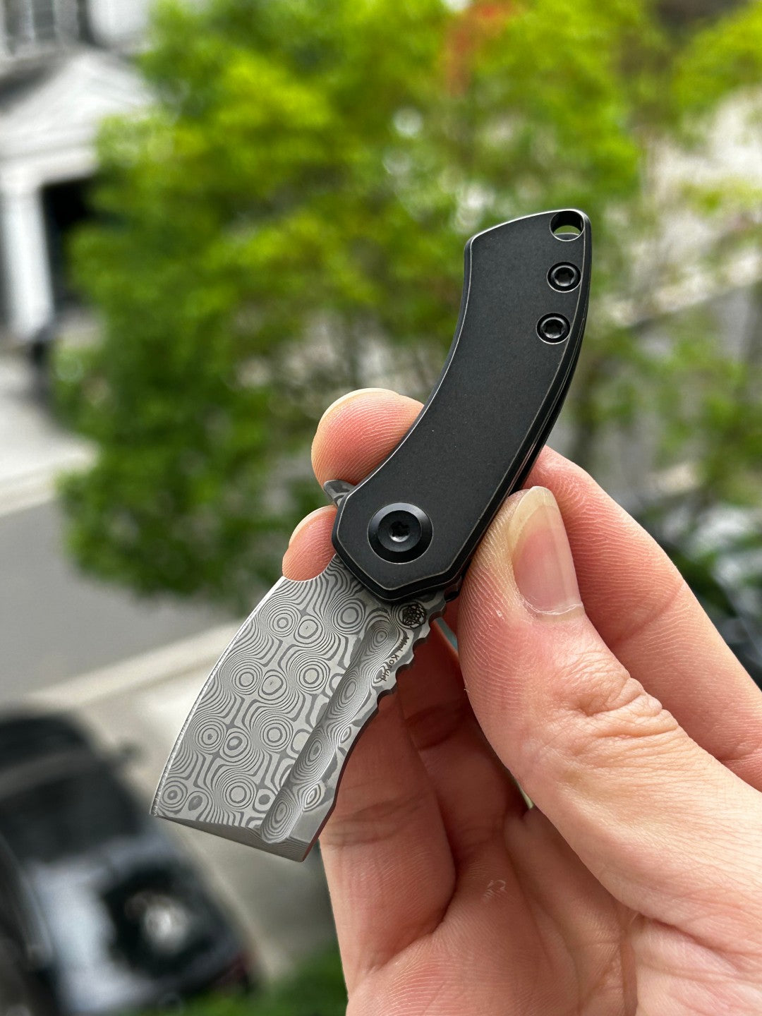 Kansept Mini Korvid K3030H1 Navaja Plegable con Bloqueo de Revestimiento, Hoja de Damasco y Mango de Titanio