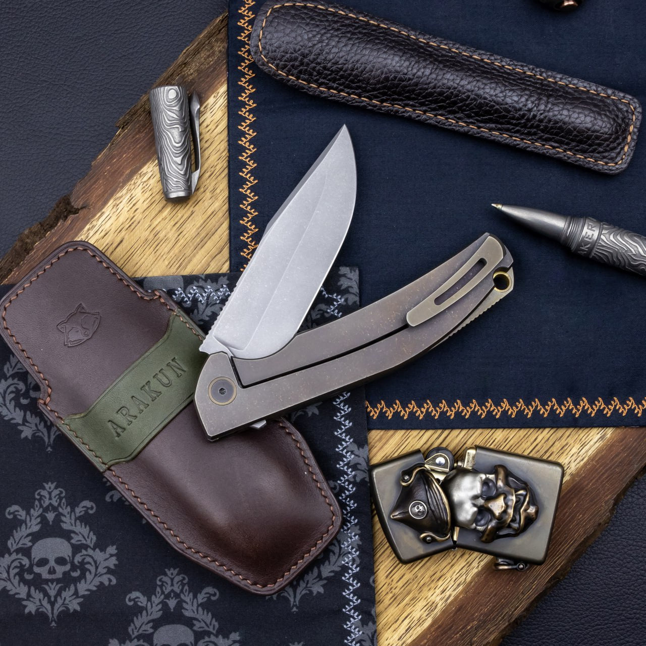 Arakun knives Antago Flipper S110V Blade CamoGold CF Handle Frame Lock