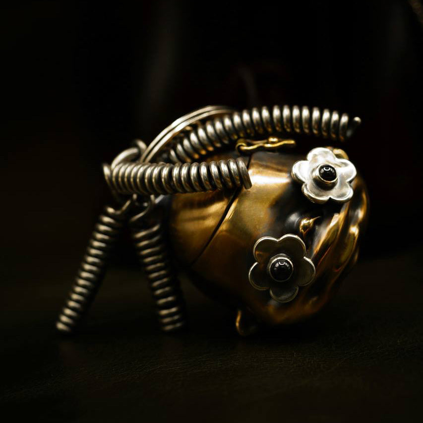 BeanArtMetal Doll-shaped jewelry box medicine box Handmake Brass Silver stainless steel Metal