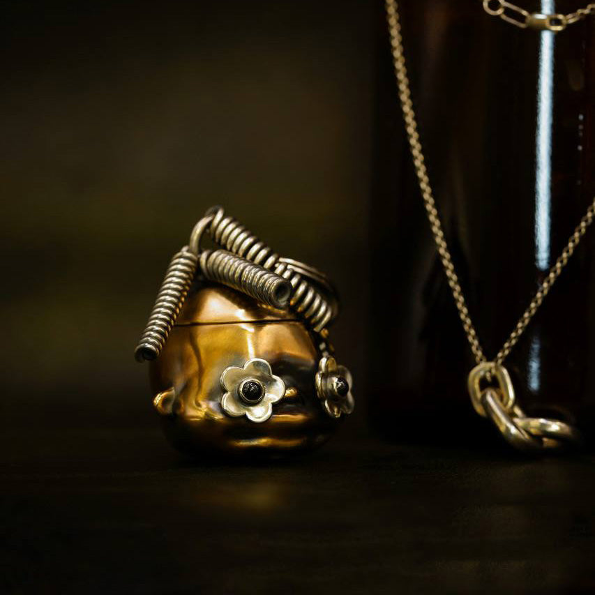 BeanArtMetal Doll-shaped jewelry box medicine box Handmake Brass Silver stainless steel Metal