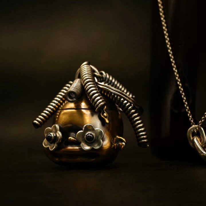 BeanArtMetal Doll-shaped jewelry box medicine box Handmake Brass Silver stainless steel Metal