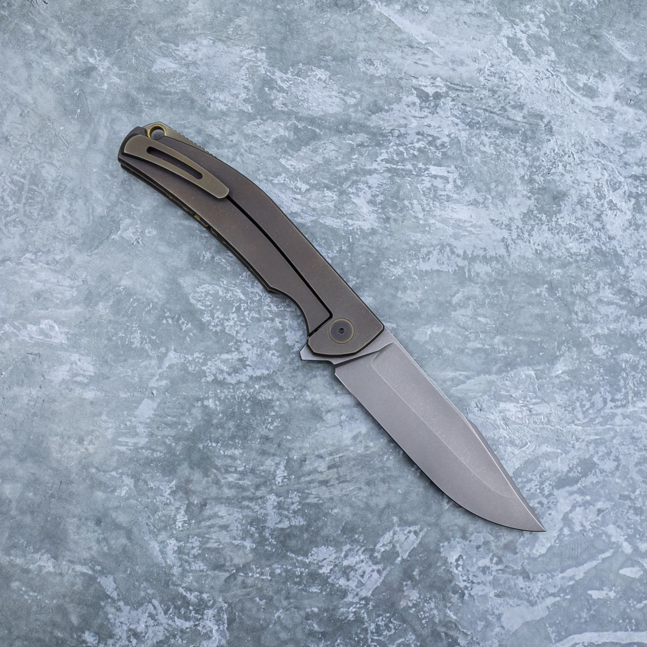 Arakun knives Antago Flipper S110V Blade CamoGold CF Handle Frame Lock