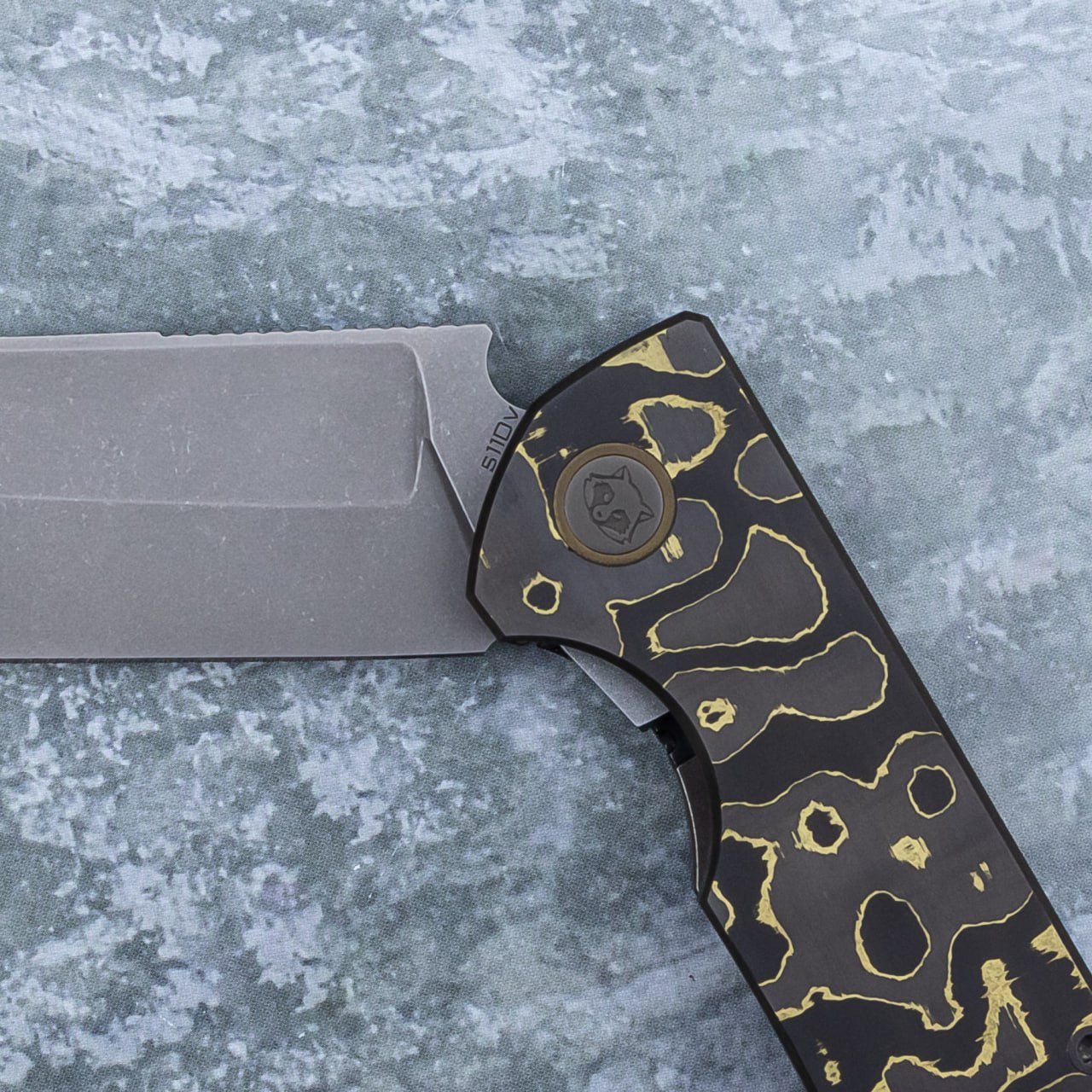 Arakun knives Antago Flipper S110V Blade CamoGold CF Handle Frame Lock