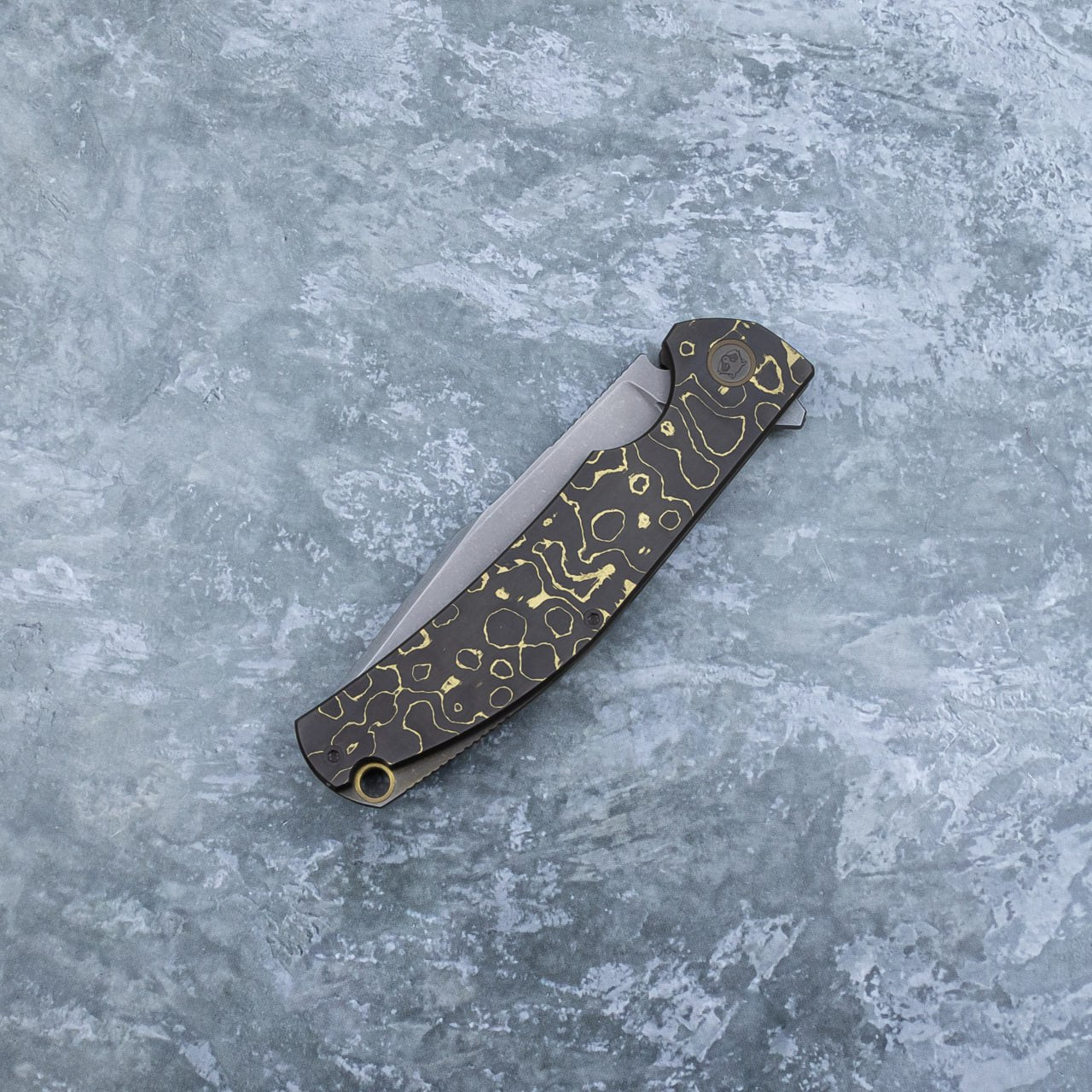 Arakun knives Antago Flipper S110V Blade CamoGold CF Handle Frame Lock