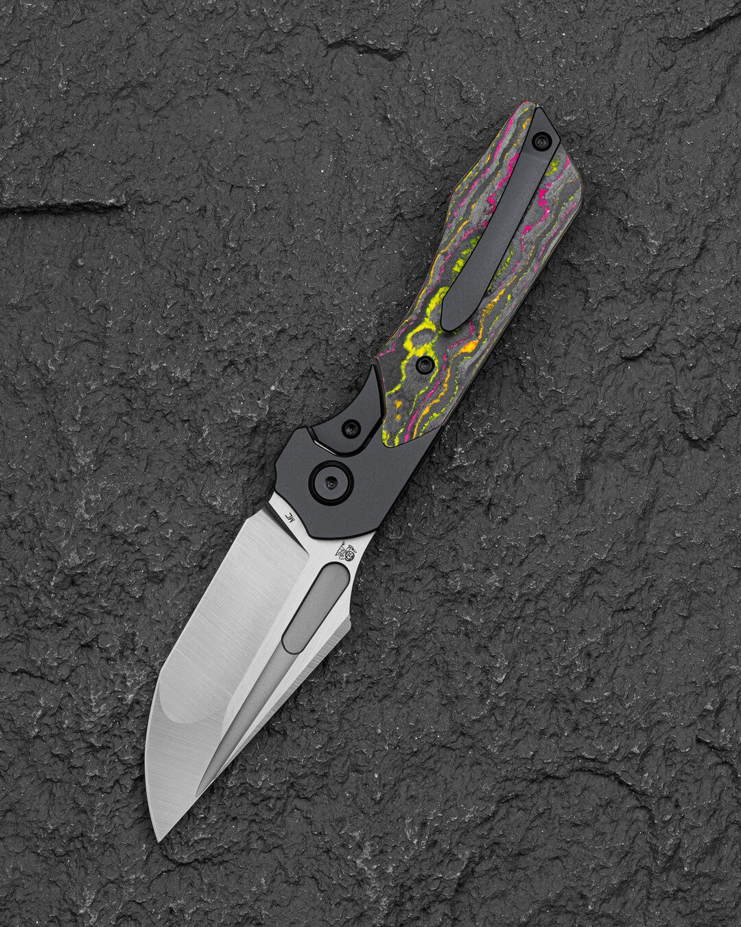 Bestech Dactyl BT2608D Magnacut Blade Titanium with Carbon Fiber Handle Bolster Frame Lock Folding Knife