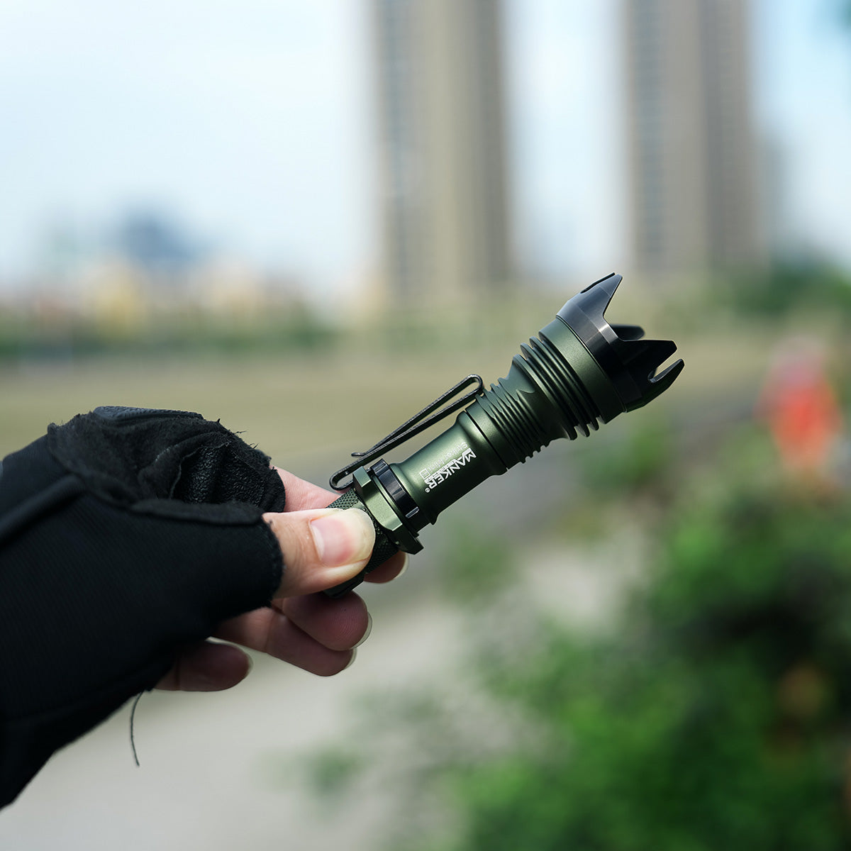 Manker Flashlight  Striker Mini Pocket EDC Flashlight & Tactical Flashlight PVD Black