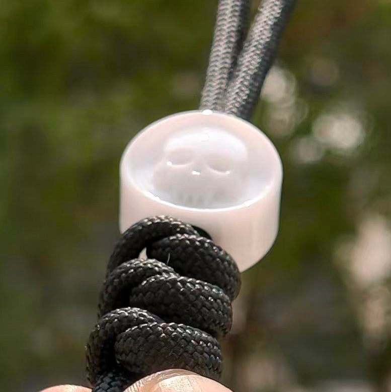 SnakeSword Resin Lanyard Beads off-white Resin Skull Knife Pendant 3 PCS