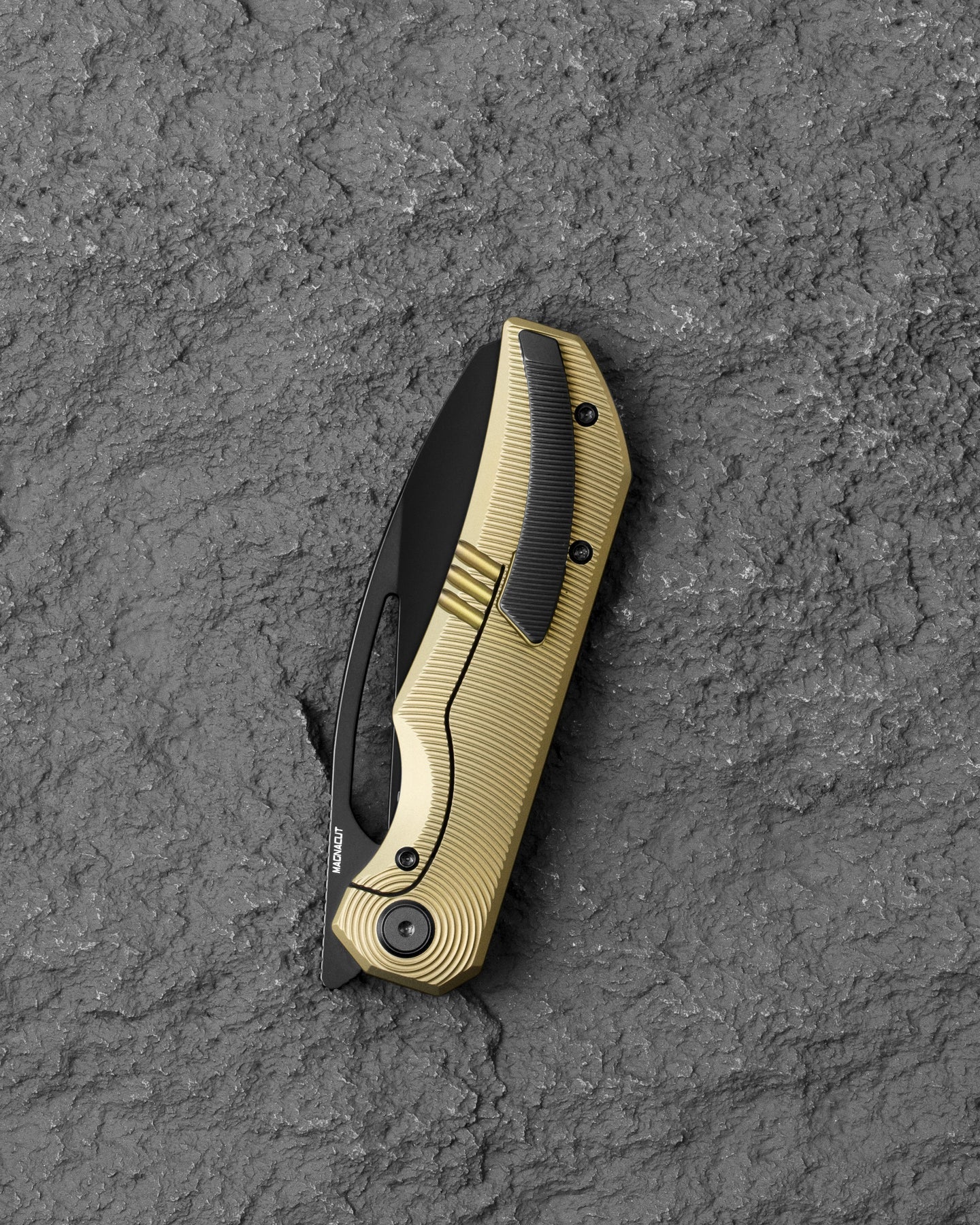 Bestech Taipan BT2503B MagnaCut Blade Titanium Handle Frame Lock Folding Knife