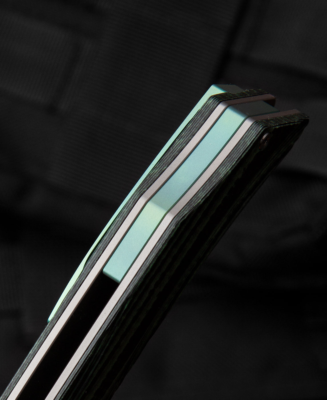 Bestech Falko BL01C 154CM Blade Carbon Fiber and G10 Handle Liner Lock Folding Knife