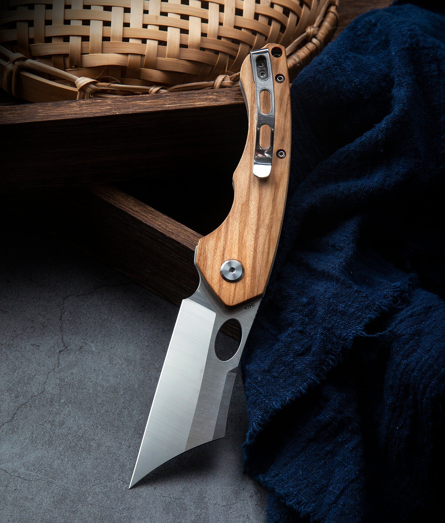 Bestech Skirmish BL06B 154CM Blade Olivewood Handle Liner Lock Folding Knife