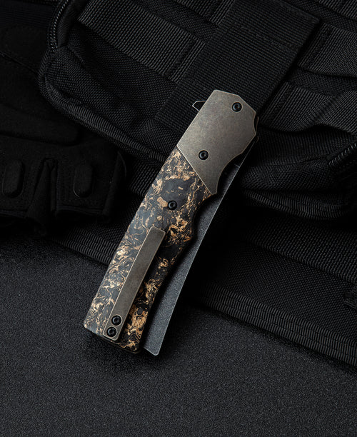 Bestech Spanish Tip Razor BT2101C M390 Blade Titanium+Carbon Fiber With Copper Foil Handle Frame Lock Folding Knife