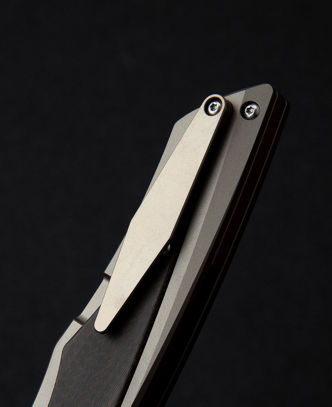 Bestech Togatta BT2102C M390 Blade Titanium+Carbon Fiber Inlay Handle Frame Lock Folding Knife