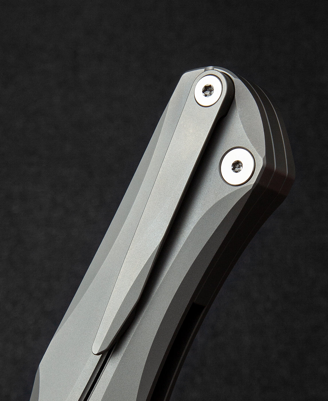 Bestech Thyra BT2106A M390 Blade Titanium+Carbon Fiber Inlay Handle Frame Lock Folding Knife