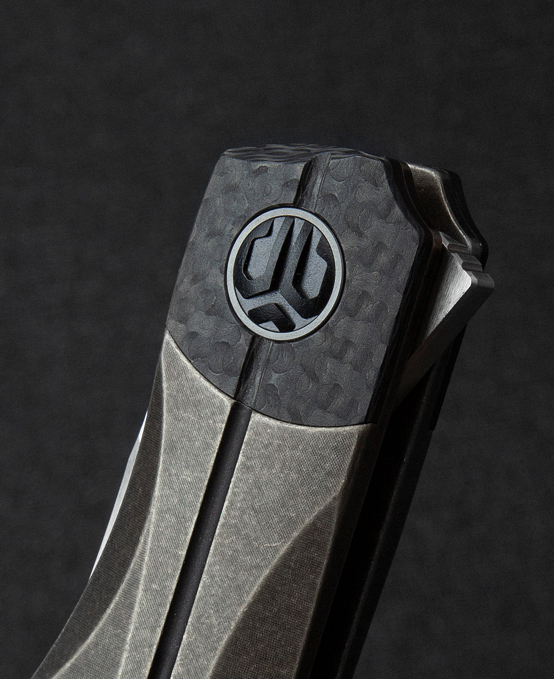 Bestech Thyra BT2106B M390 Blade Titanium+Carbon Fiber Inlay Handle Frame Lock Folding Knife