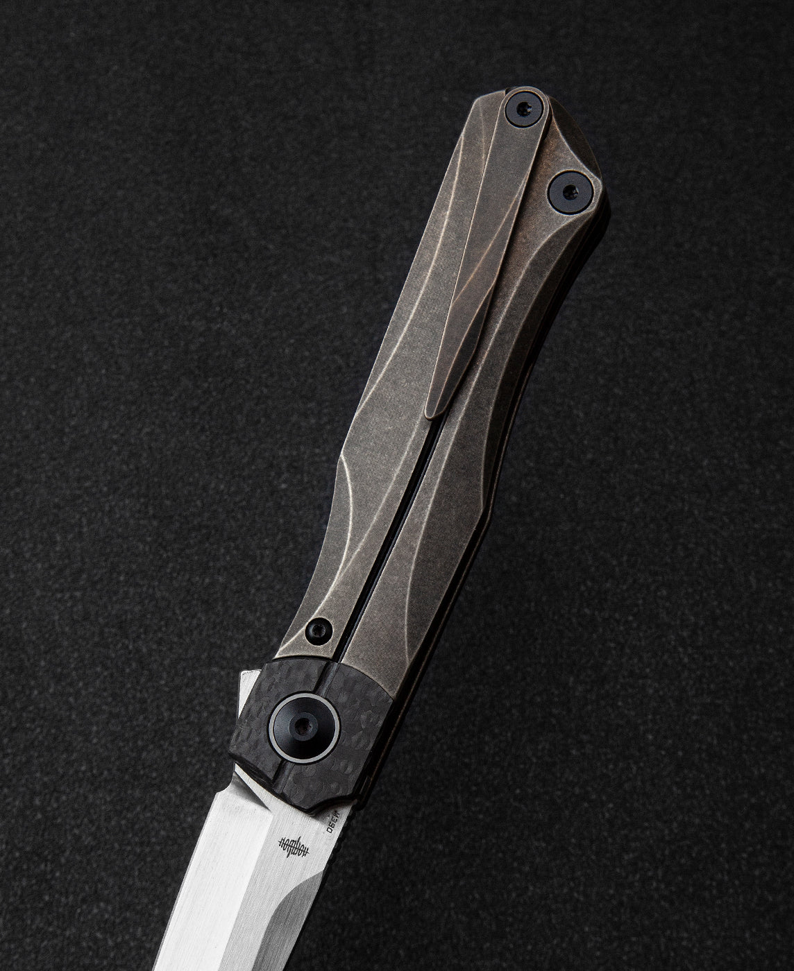 Bestech Thyra BT2106B M390 Blade Titanium+Carbon Fiber Inlay Handle Frame Lock Folding Knife