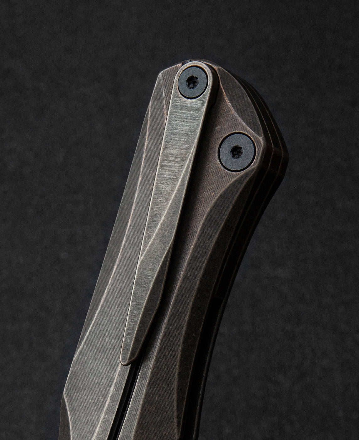 Bestech Thyra BT2106C M390 Blade Titanium+Carbon Fiber Inlay Handle Frame Lock Folding Knife