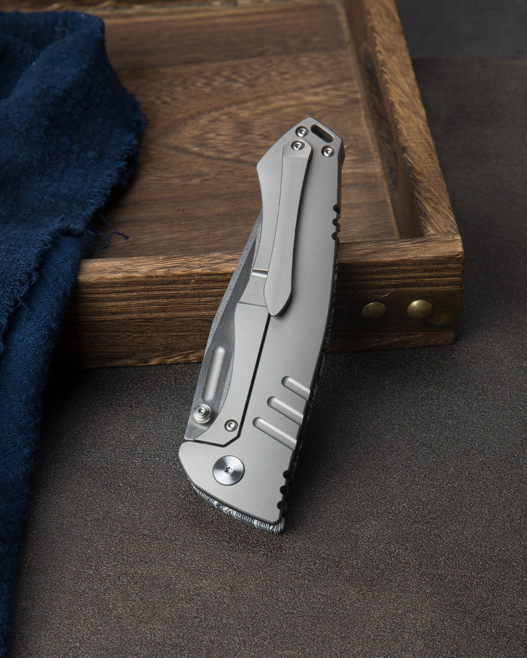 Bestech Keen II BT2301C CPM-S35VN Blade Black white G10+Titanium Handle Frame Lock Folding Knife