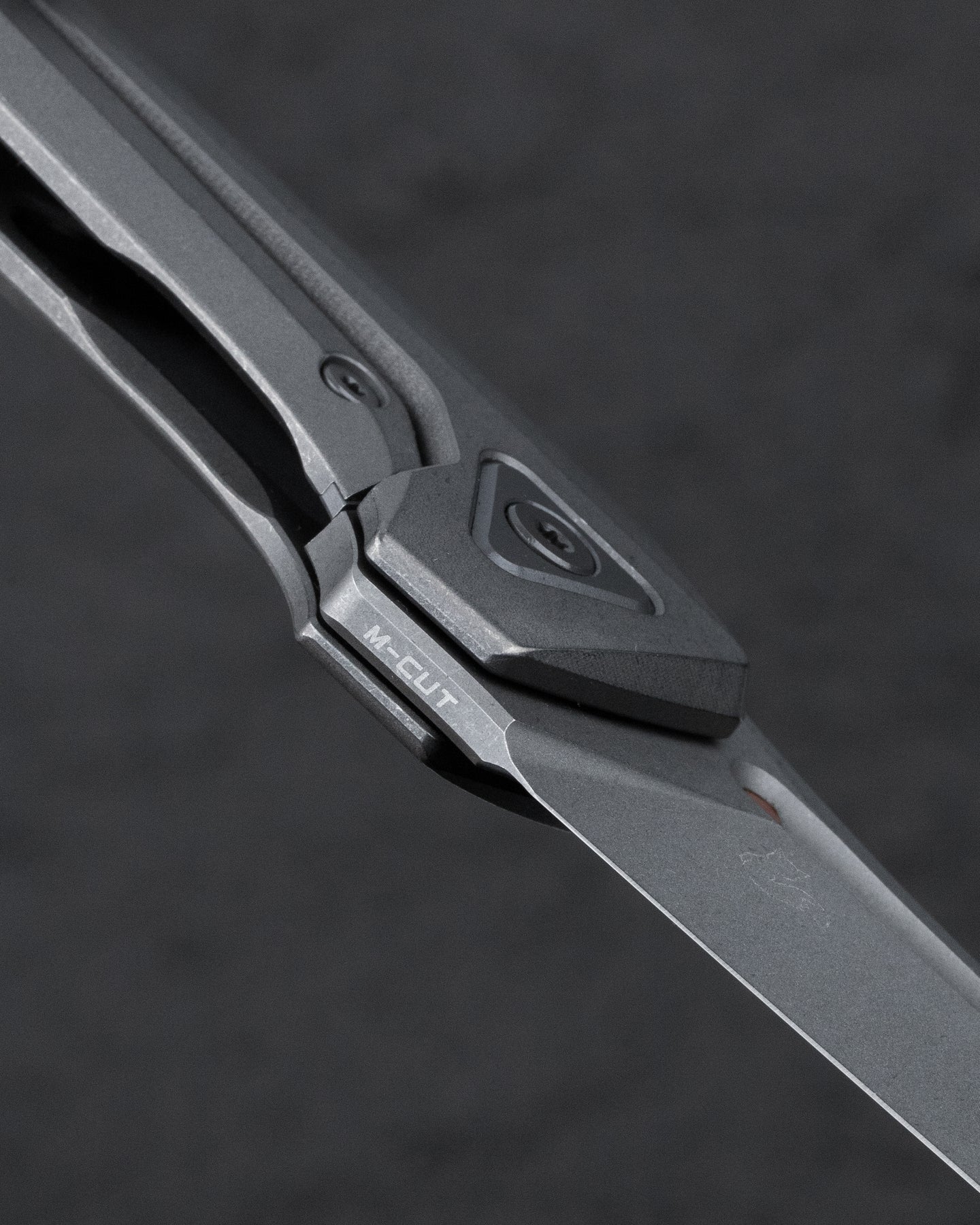 Bestech VK-NAVI BT2404B MagnaCut Blade Titanium Handle Frame Lock Folding Knife